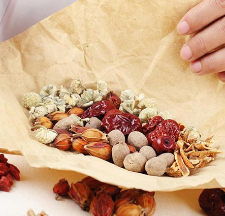 Chinese Herbs & Dried Foods